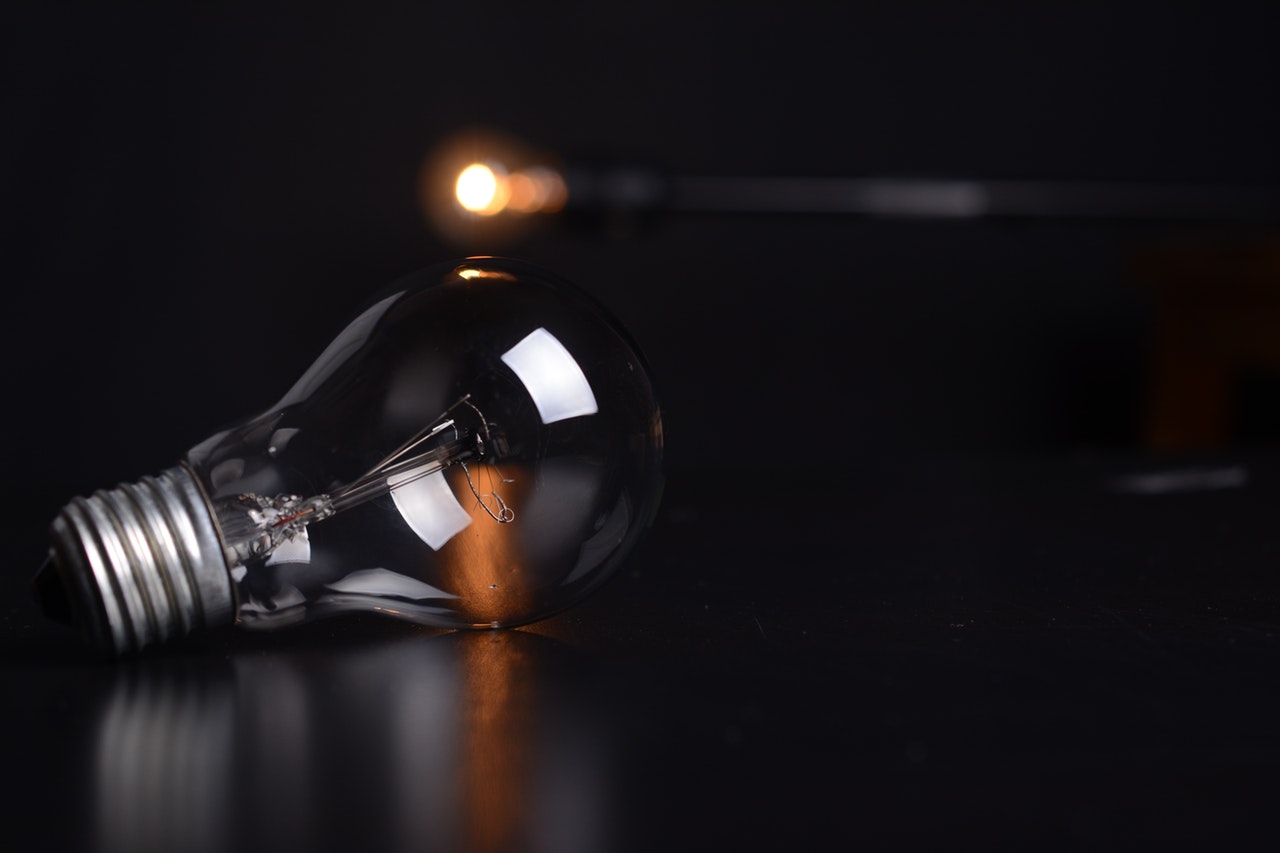 A light bulb lying flat 